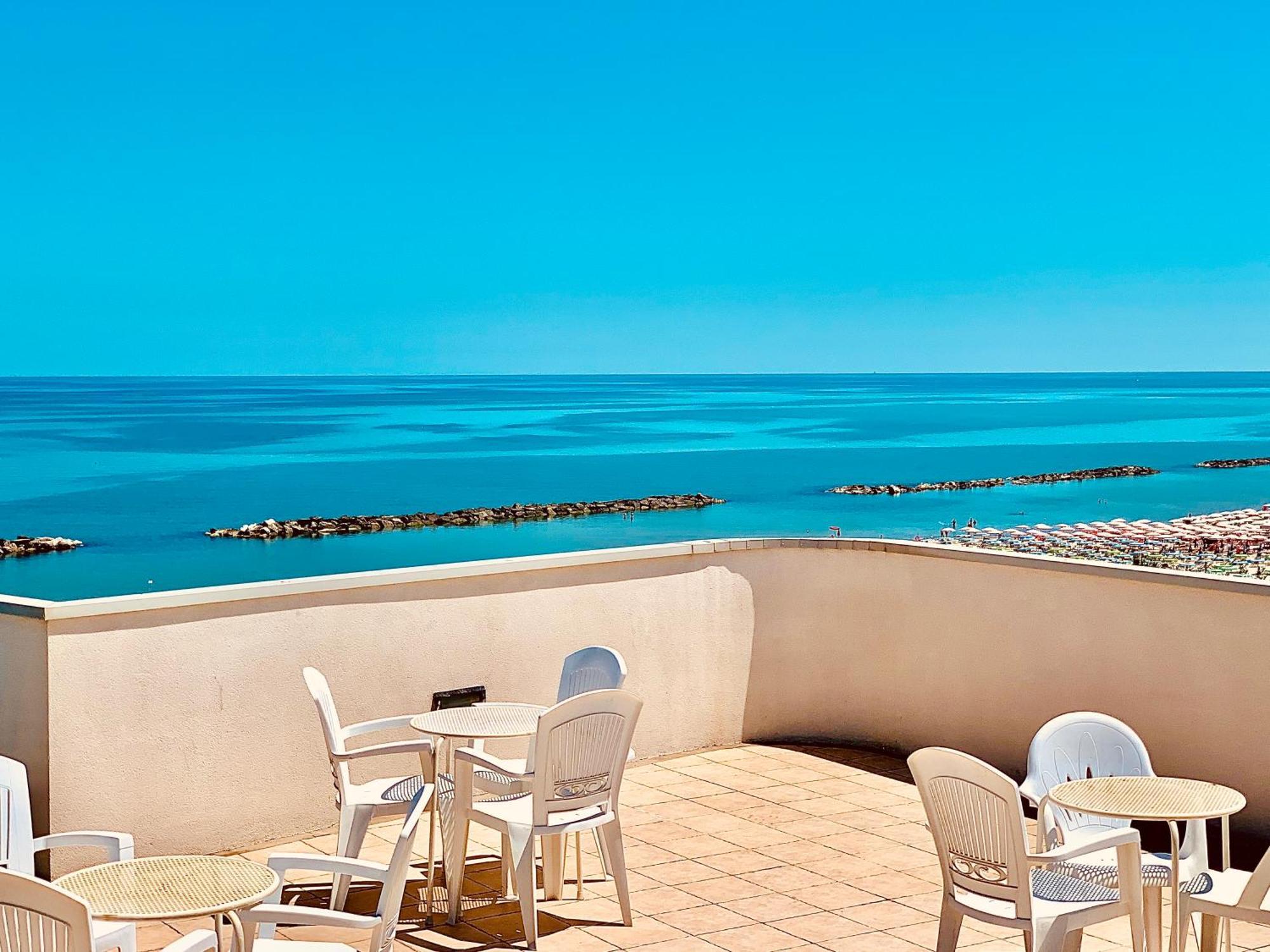 Hotel Ambassador Grottammare Luaran gambar