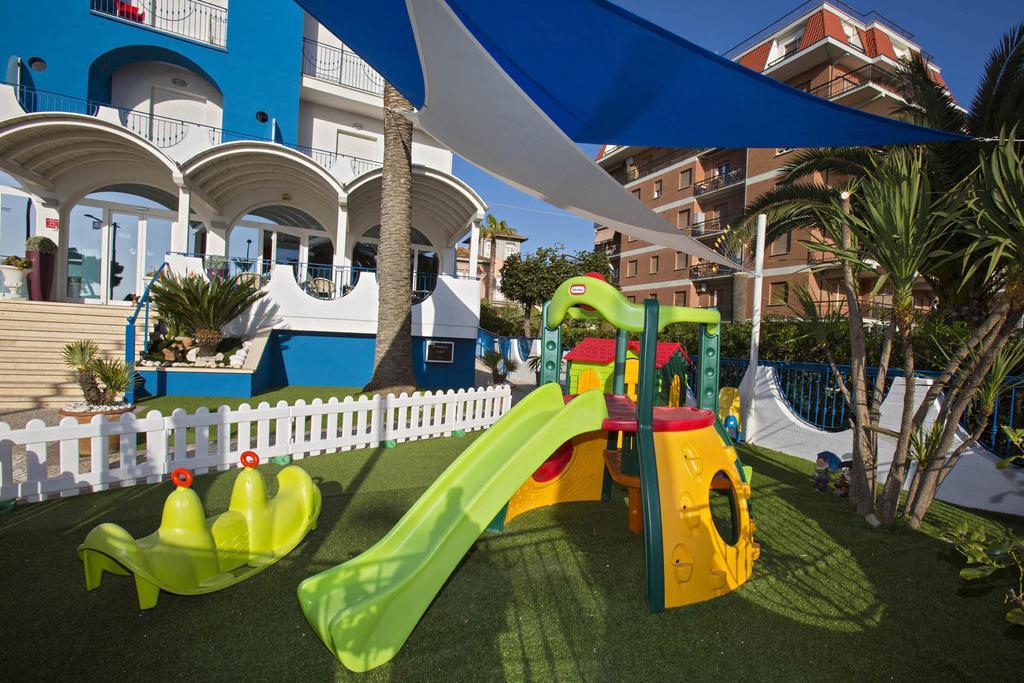 Hotel Ambassador Grottammare Luaran gambar